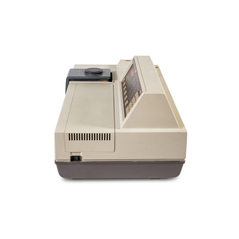 UV-Vis-NIR Spectrophotometer 4