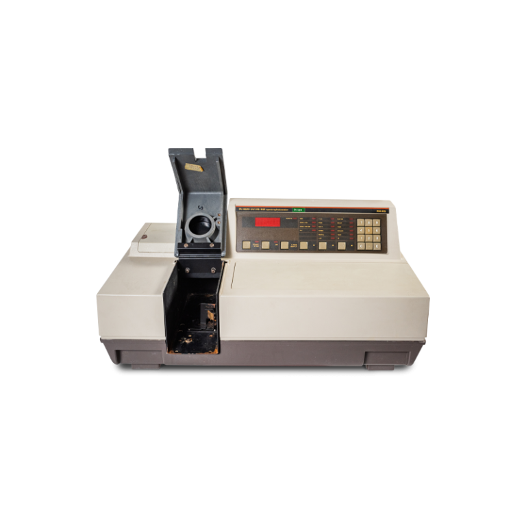 UV-Vis-NIR Spectrophotometer 9